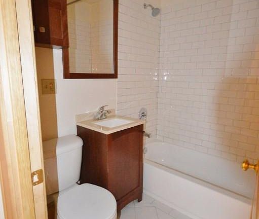 2nd image of 2704 N Mildred Ave #418