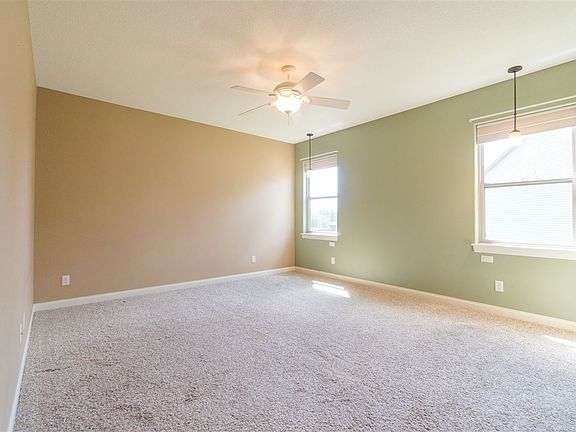 5th image of 2922 Quail Hollow Ln