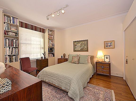 5th image of 171 W 57th St APT 9B