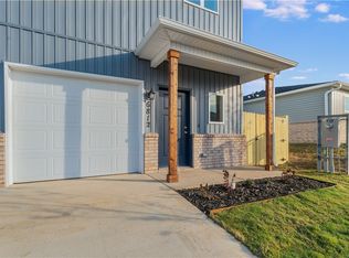 6812 SW Memphis Ave, Bentonville, AR 72713