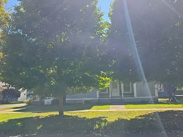 221 W State St, Wellsville, NY 14895