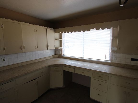 4th image of 6712 W Palmaire Ave
