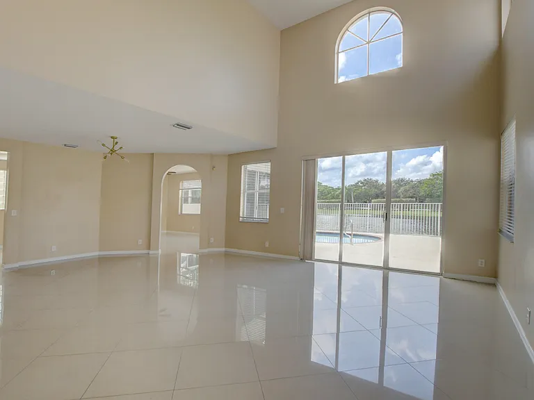 11073 Harbour Springs Cir — Photo 25