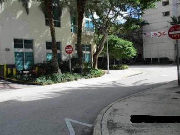Exterior Neighborhood (street photo)