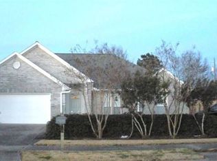 858 Ridgewood Dr, Port Neches, TX 77651