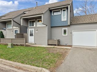 1740 Bluebill Dr, Eagan, MN 55122