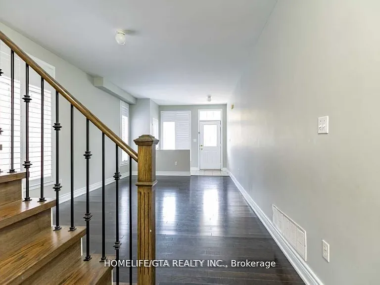 154 Goldenwood Cres — Photo 6