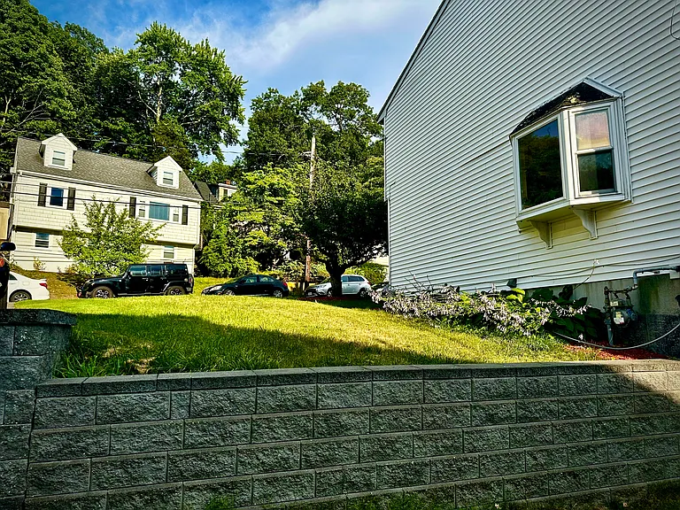 153 Princeton Ave — Photo 6
