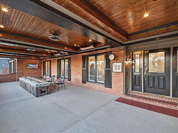 5th image of 1813 Bahama Rd