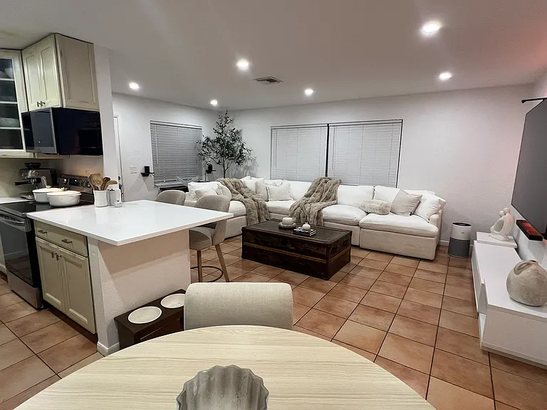 3021 Albatross Rd #1 — Photo 1