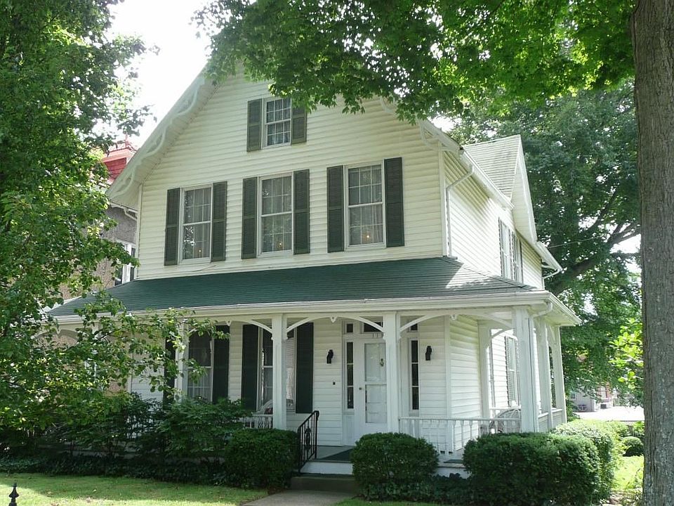 1st image of 1126 Juliana St