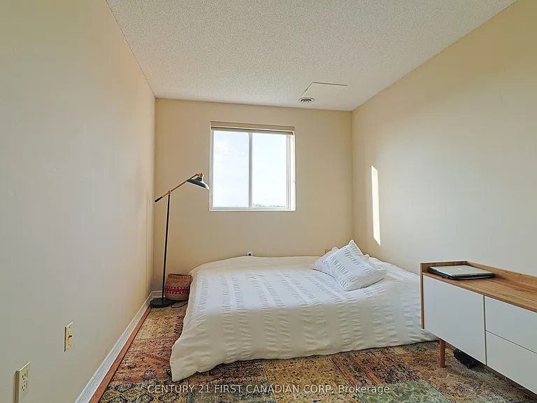 30 Chapman Ct #1001 — Photo 28