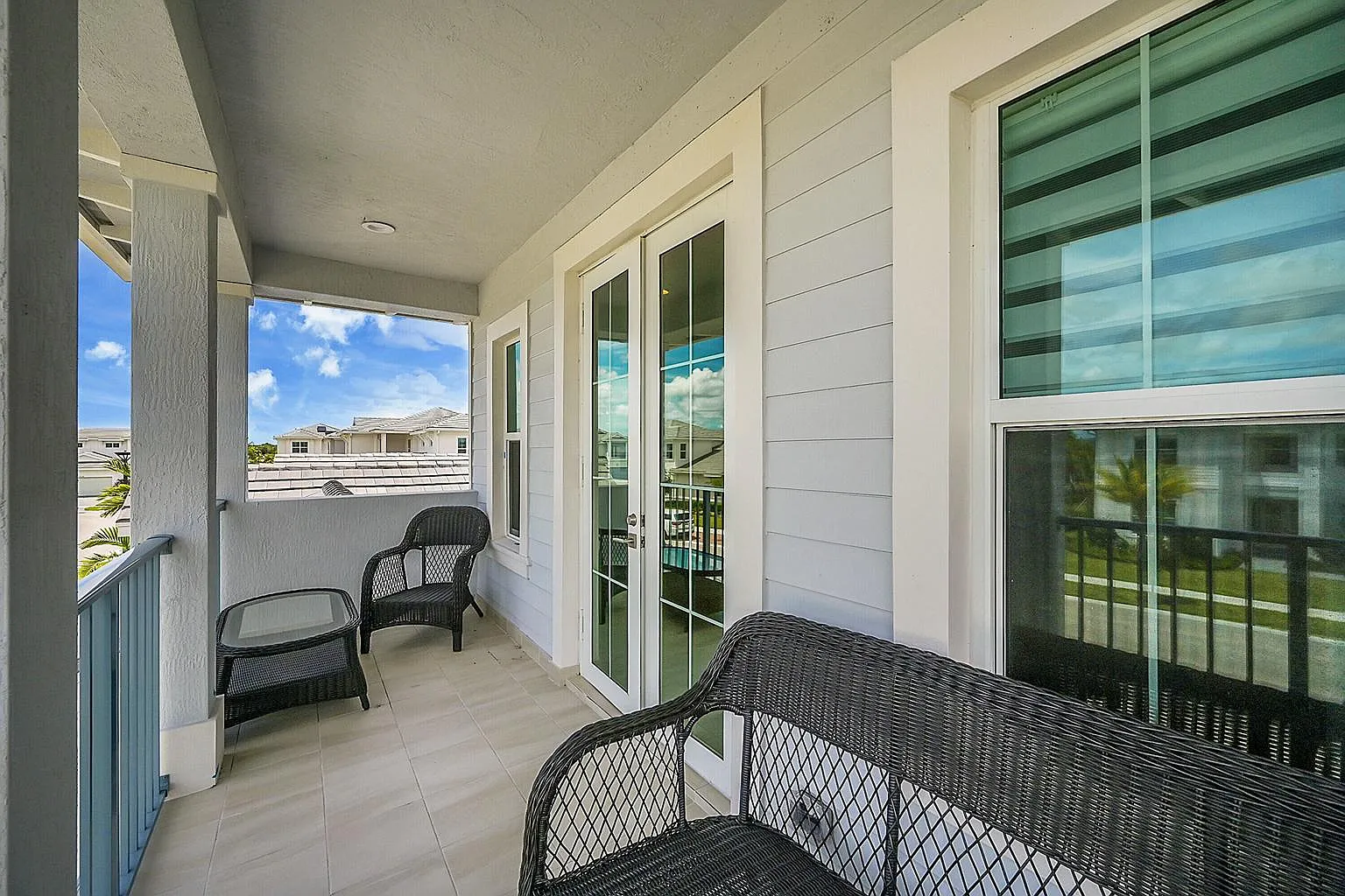 5 bed, 4.5 bath, 3953 sqft, $7,500 — Photo 3