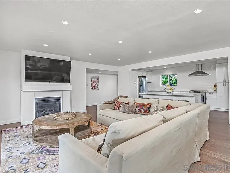 2691 Palomino Cir — Photo 1