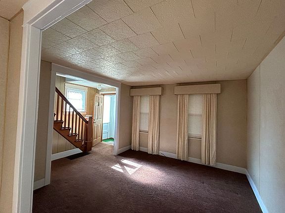 2nd image of 41 E 6th St