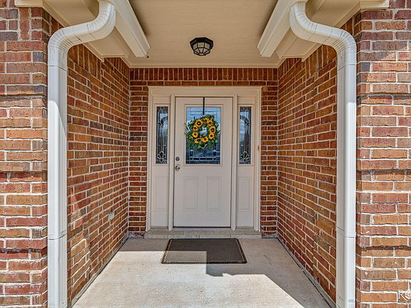 3rd image of 4138 Harmony Ln