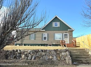 101 10th St S, Hettinger, ND 58639