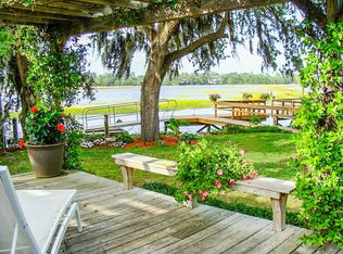 1320 N Edgewater Dr, Charleston, SC 29407