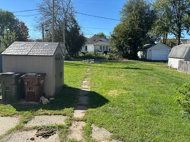 4 bed, 1800 sqft, $2,195 — Photo 3