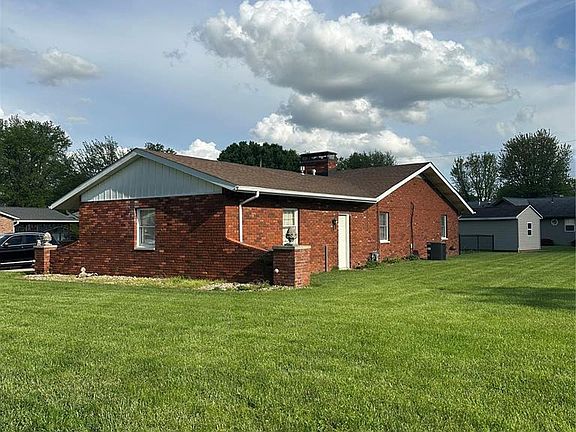 3rd image of 135 Sundown Dr