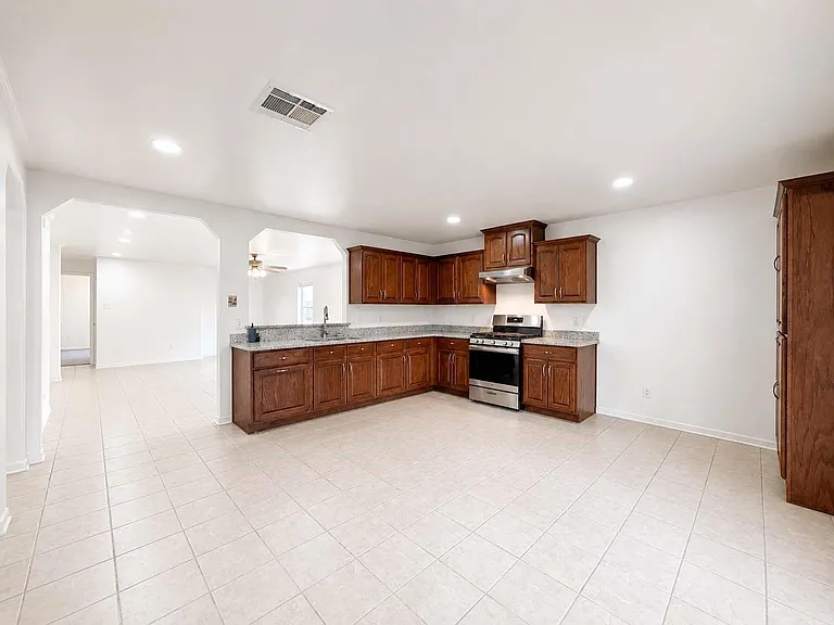 3209 Wheatmeadow Ct — Photo 7