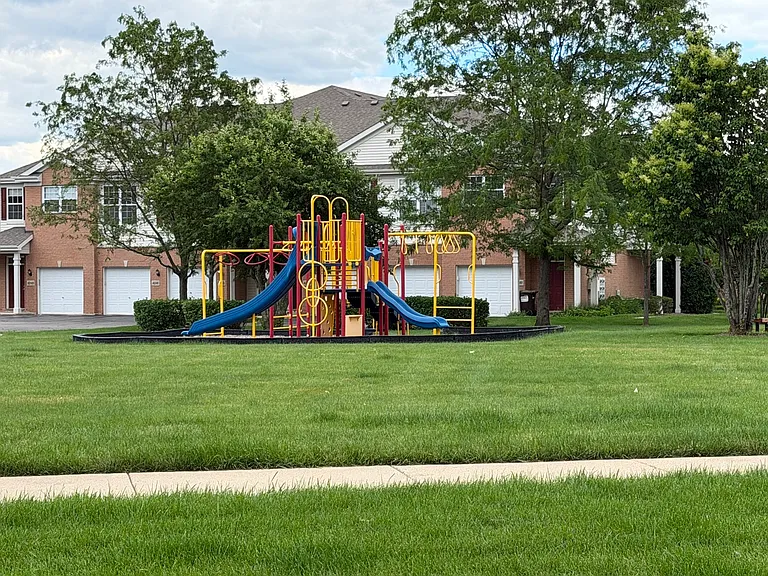 1956 Concord Dr — Photo 12