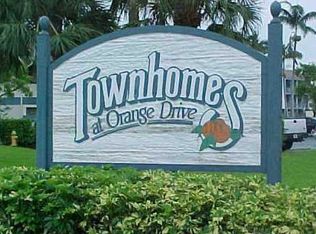 4240 SW 70th Ter, Davie, FL 33314