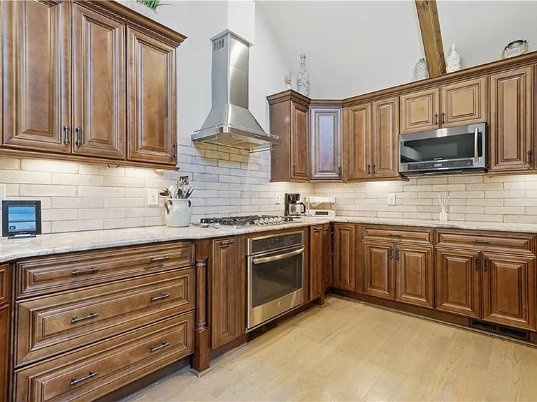 2115 Kemp Dr — Photo 13