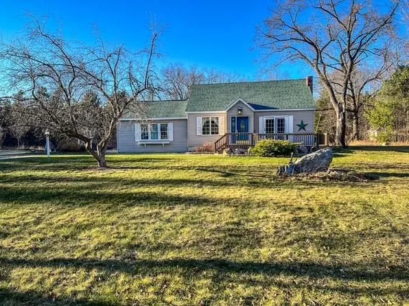 1390 W Spruce St, Harrison, MI 48625