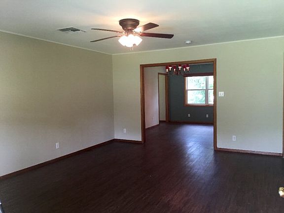 2nd image of 320 W Live Oak St