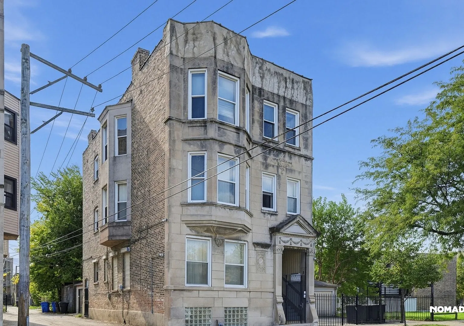 Spacious 1BR Garden Apartment Near UChicago & Obama Presidential Center $1,200 — Photo 3