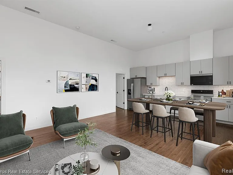 389 Saint Clair St #201 — Photo 5