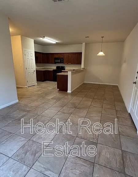 342 Main St #B — Photo 4
