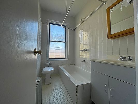 4th image of 8020 Bay Pkwy #4B3