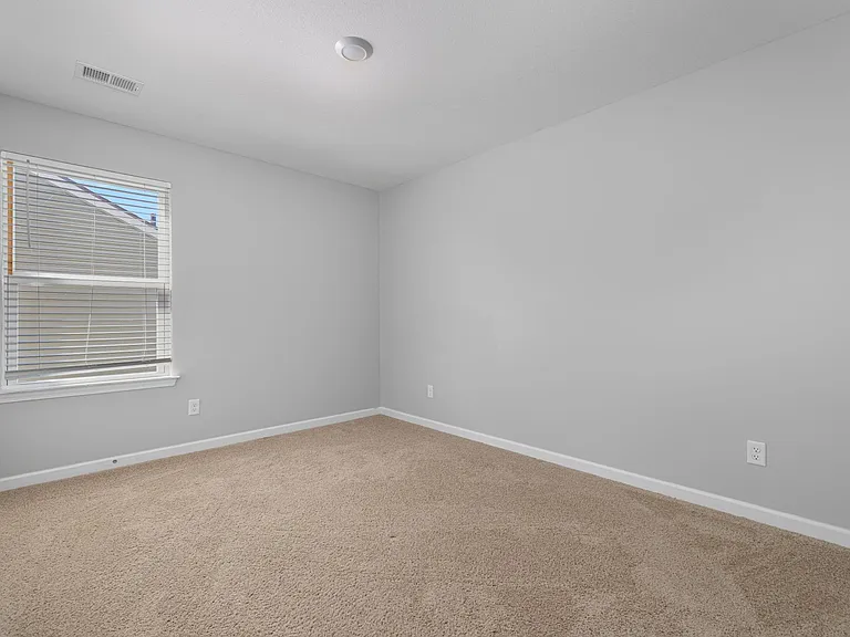 1124 Tay Sta — Photo 24