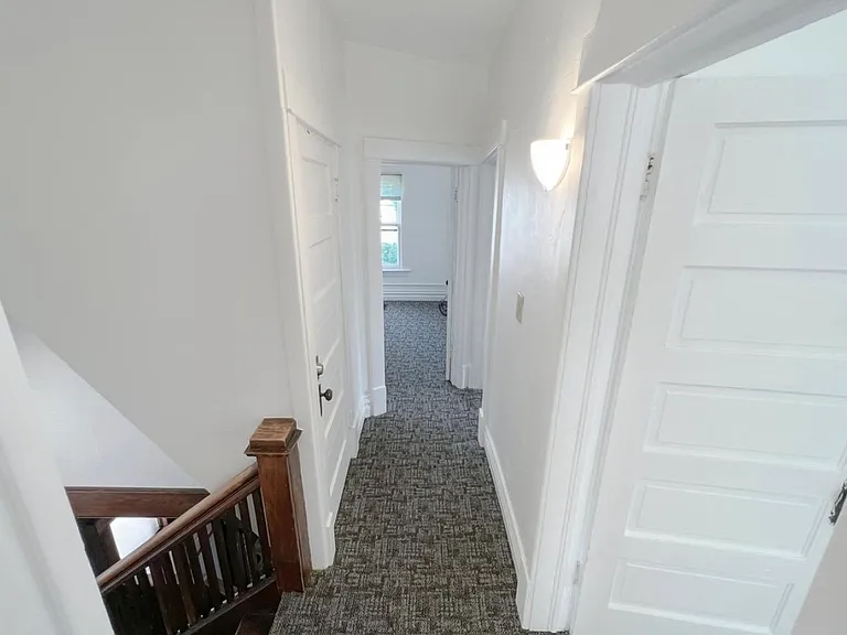832 Oak St — Photo 4