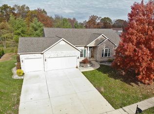 7 Westview Dr, Maryville, IL 62062