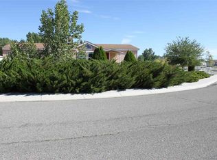 6 Mobil Dr, Yerington, NV