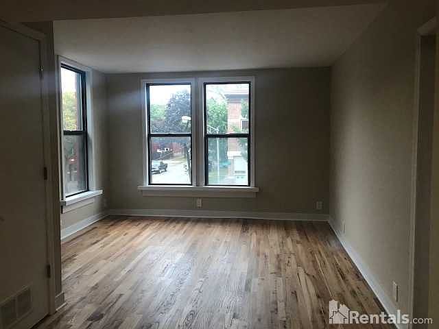 2nd image of 2159 W Erie St APT 2F