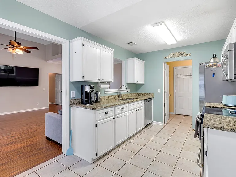 307 Coffee Bluff Villa Rd — Photo 14