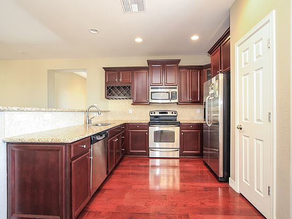 5th image of 2534 W Beverly Rd