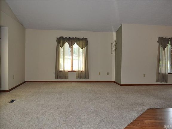 4th image of 1545 N Regency Dr