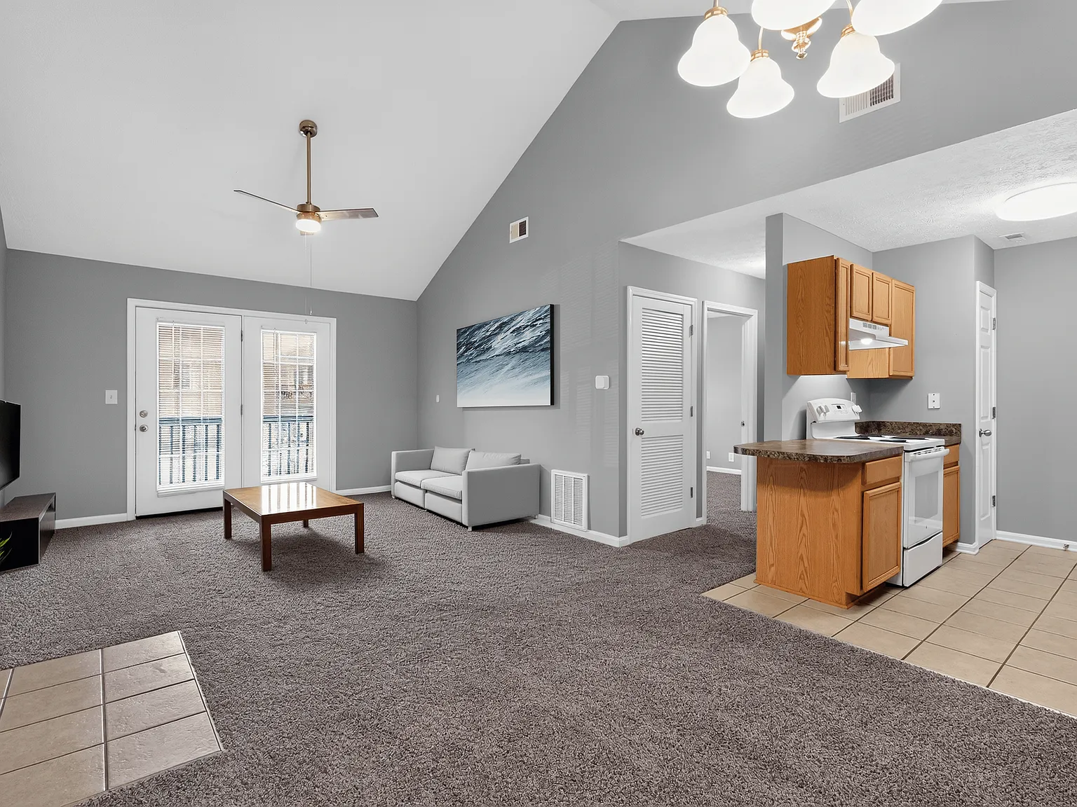 Shelbyville Place — Photo 2