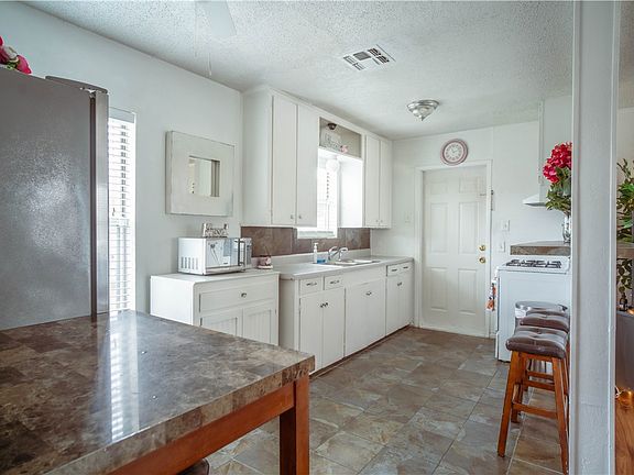 5th image of 1125 Woodlawn Dr