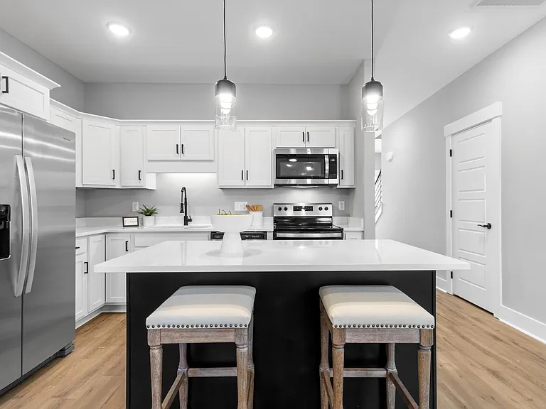 401 Jonathan Wade Cir — Photo 4