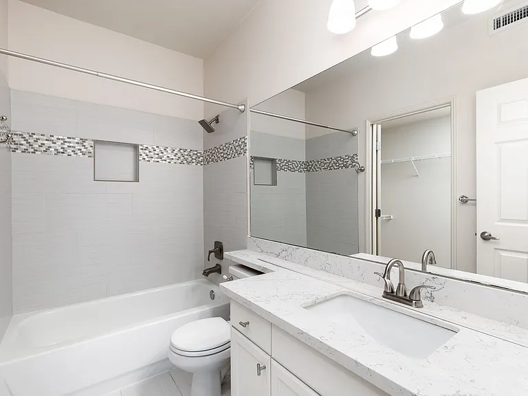 25235 SE Klahanie Blvd #N201 — Photo 11