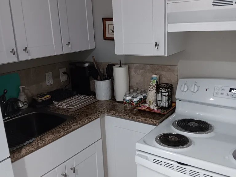 1110 Saint Anthony St #D — Photo 5