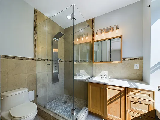 Rented by Keller Williams NYC | media 19