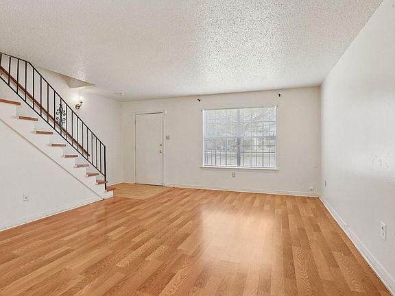 3rd image of 4129 Chateau Blvd APT C