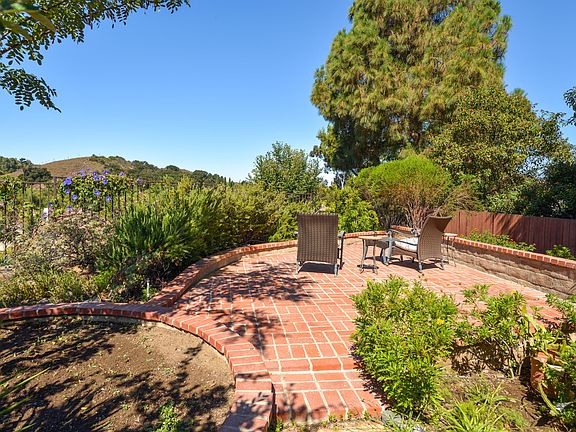 4th image of 3079 Delacodo Ave